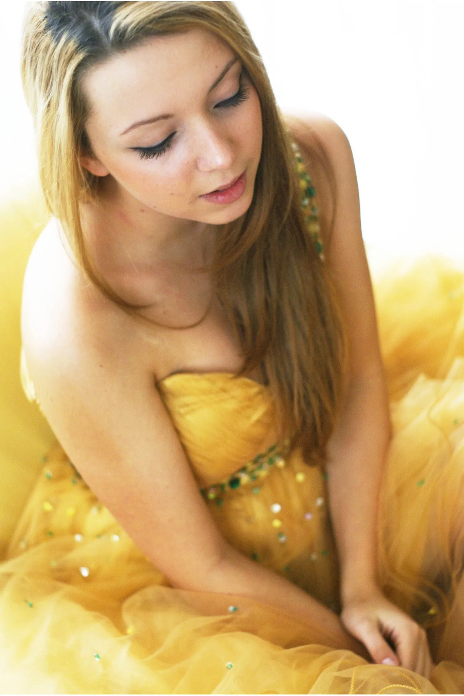 A-line One-shoulder Knee Length Tulle Rhinestone Prom Dress