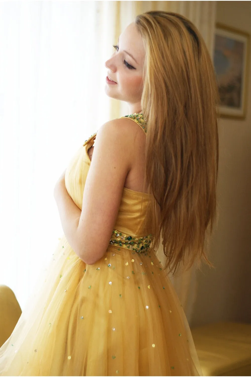 A-line One-shoulder Knee Length Tulle Rhinestone Prom Dress