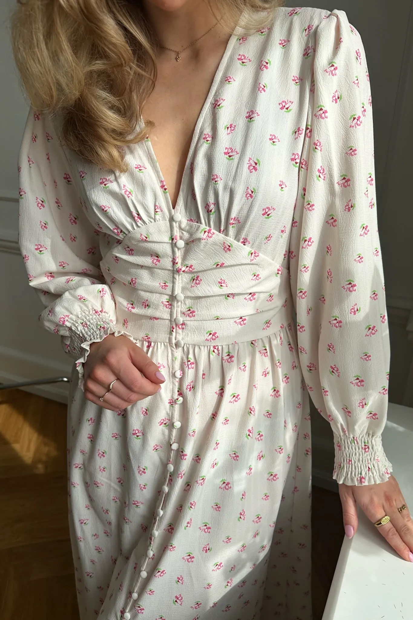 AdelIC Lang Kjole - Beige Pink Blomsterprint