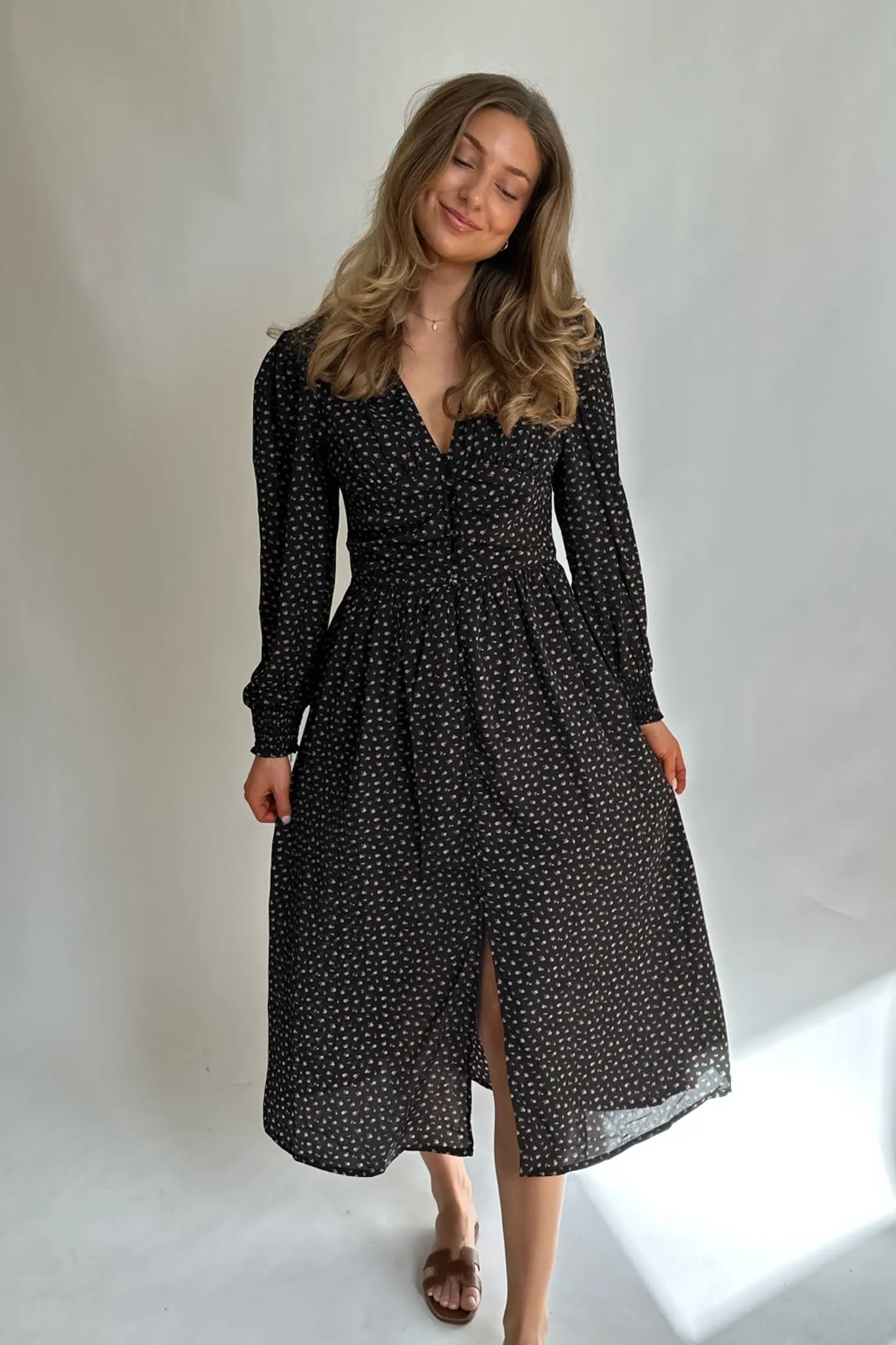 AdelIC Lang Kjole - Sort Rose Print