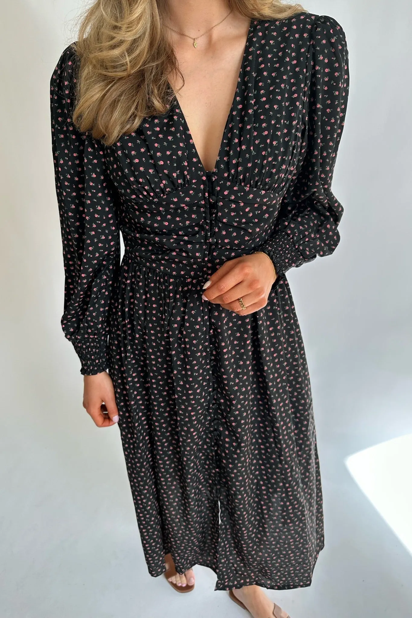 AdelIC Lang Kjole - Sort Rose Print