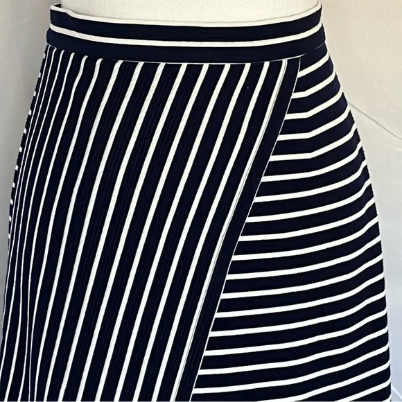 Anthropologie Hutch Chauncey Asymmetric Striped Skirt Navy Blue w/White Size 2