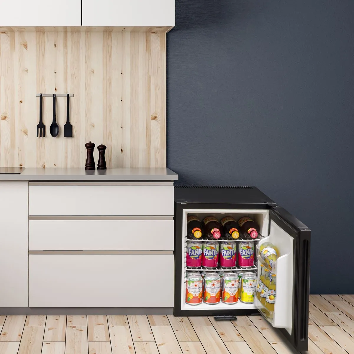 Baridi 25L Ultra Quiet Drinks & Wine Mini Cooler Fridge with LED Light, Black