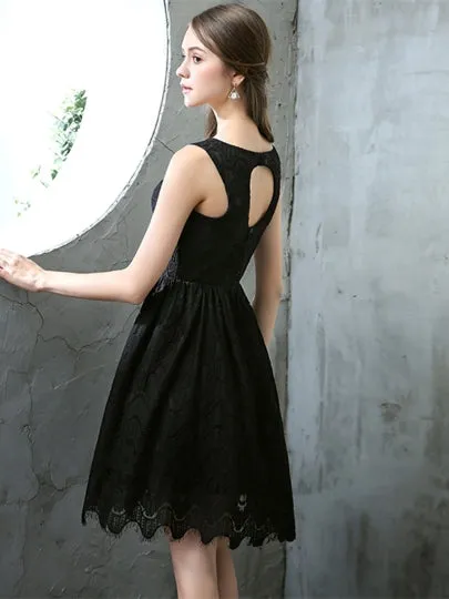 Black A-Line Scoop Lace Knee-Length Homecoming Dress