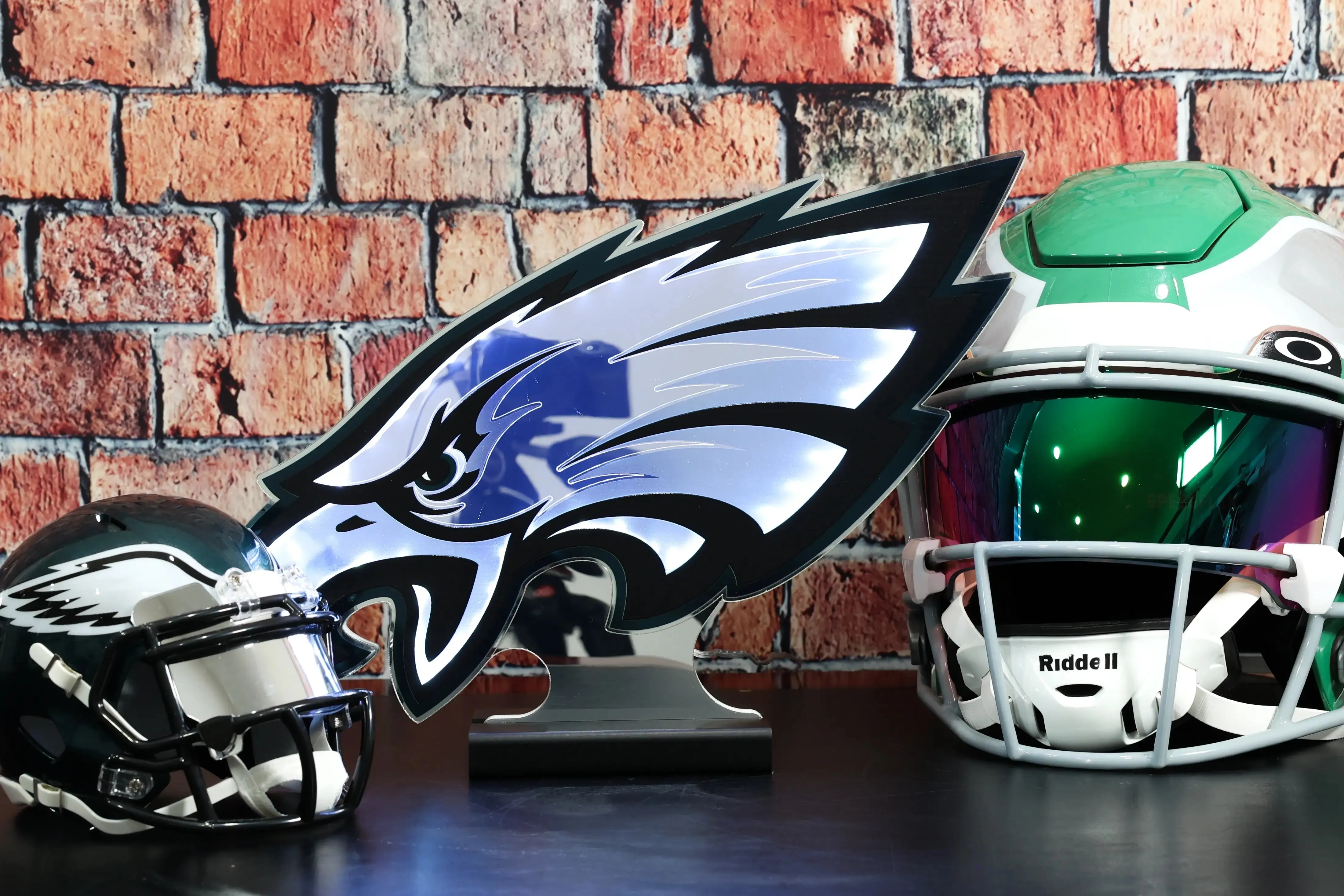 NFL LED Infinity Logo Light - Philadelphia Eagles