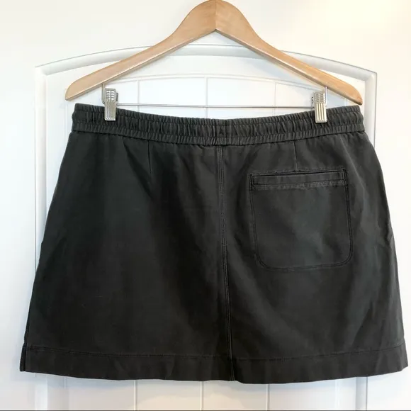 NWT Athleta Farallon Skirt, Grey, Size 14