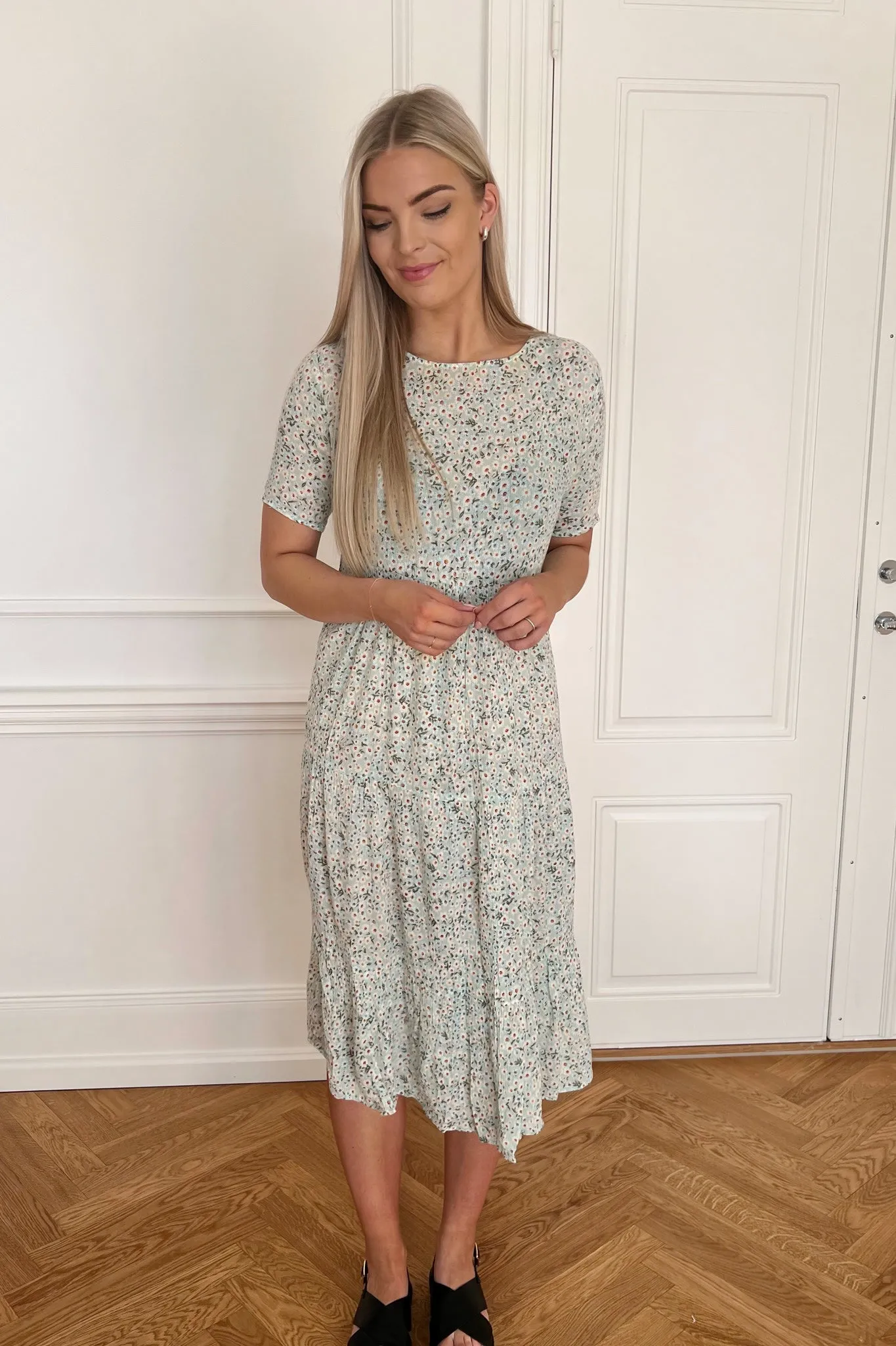 ONLAbigail Life Kjole - Lysegrøn Med Daisy Blomster