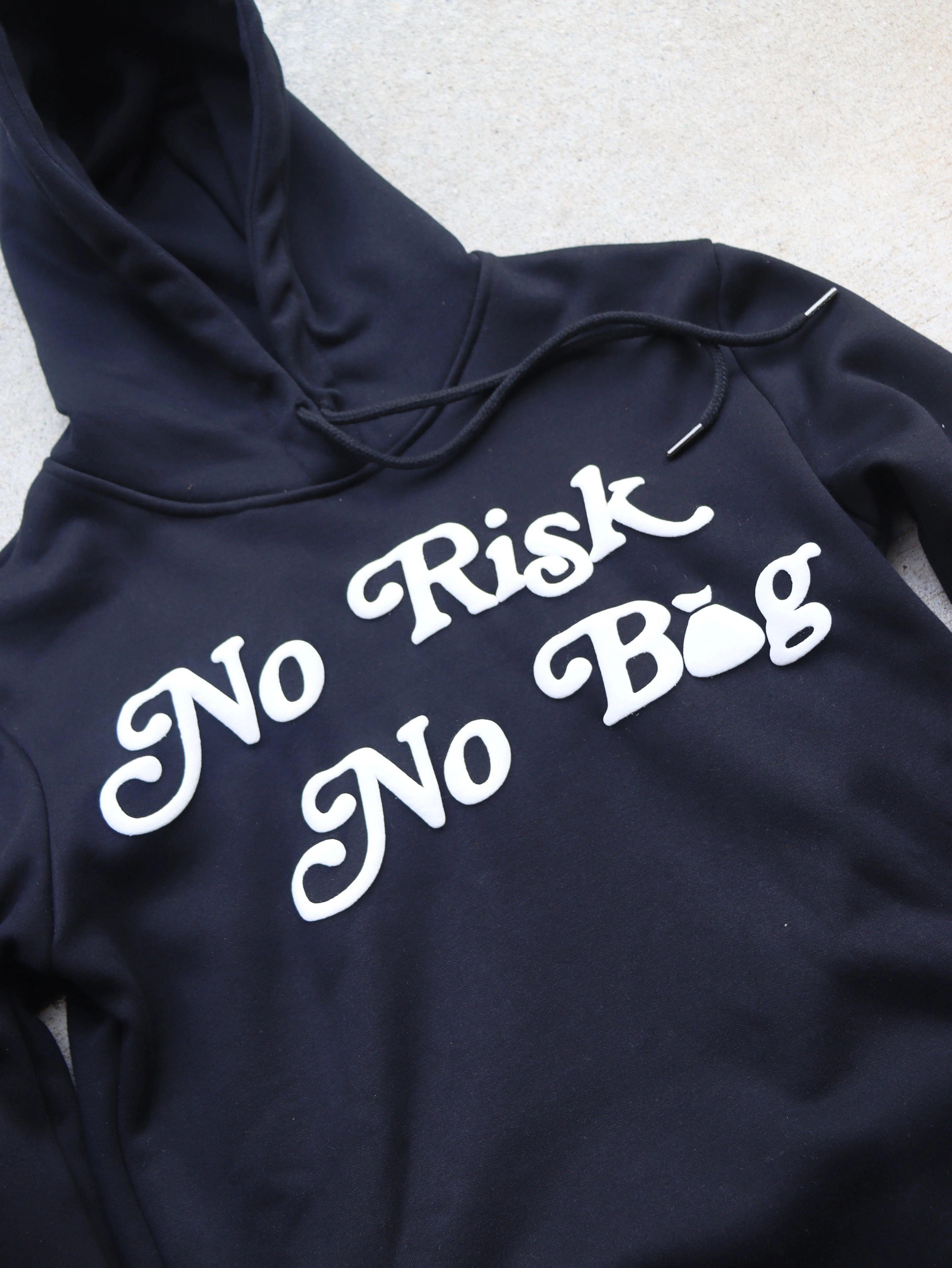 RISKY REWARDS PUFF PRINT NO RISK NO BAG PREMIUM COTTON PULLOVER HOODIE