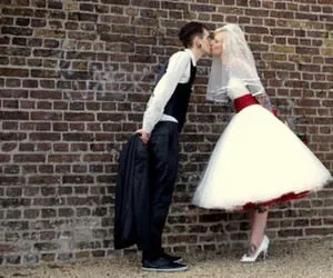 Rock And Roll Gothic Bridal Dress With Red Sash A Line Knee Length Tulle Skirt