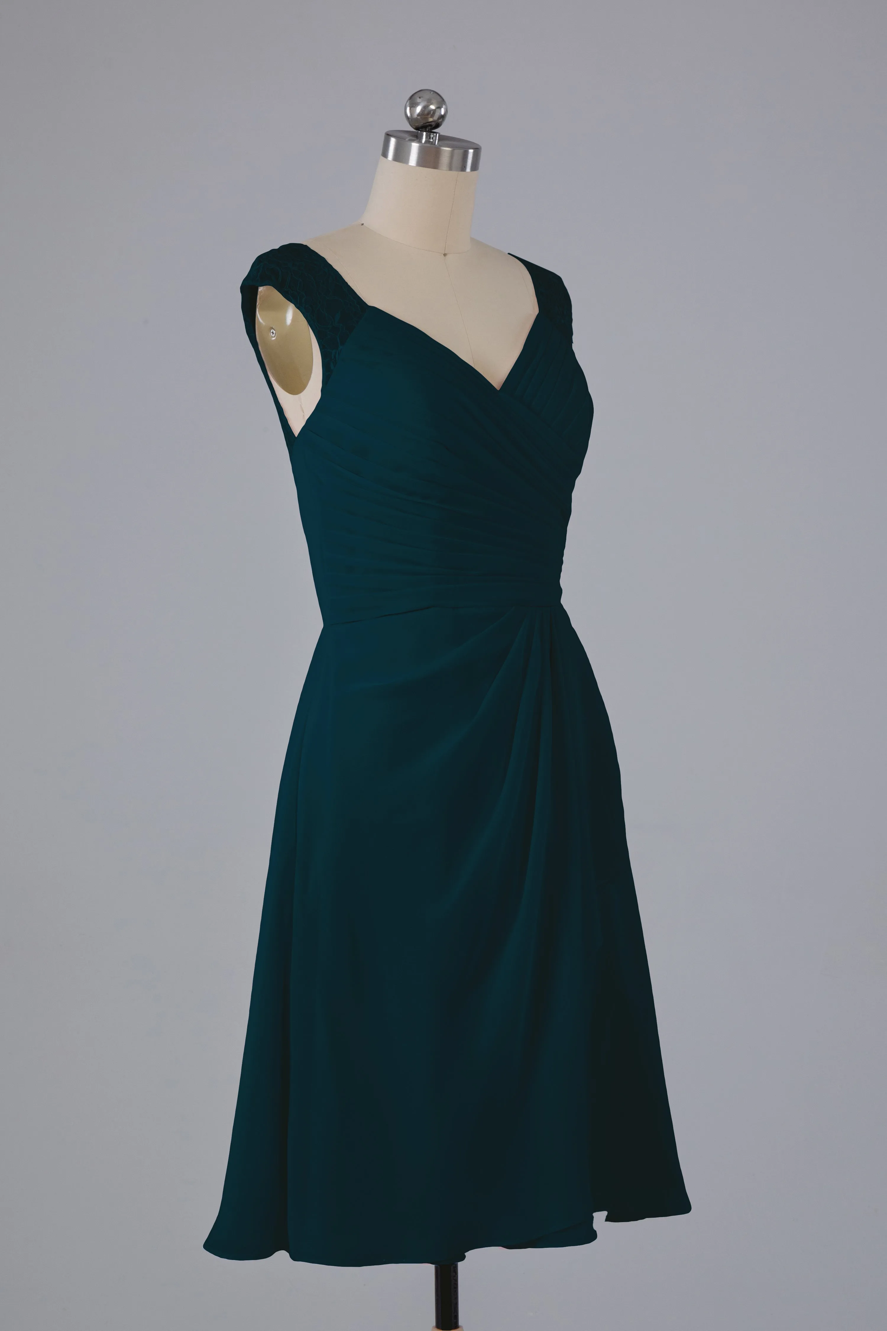 Simple Knee Length V-Neck Chiffon Bridesmaid Dresses