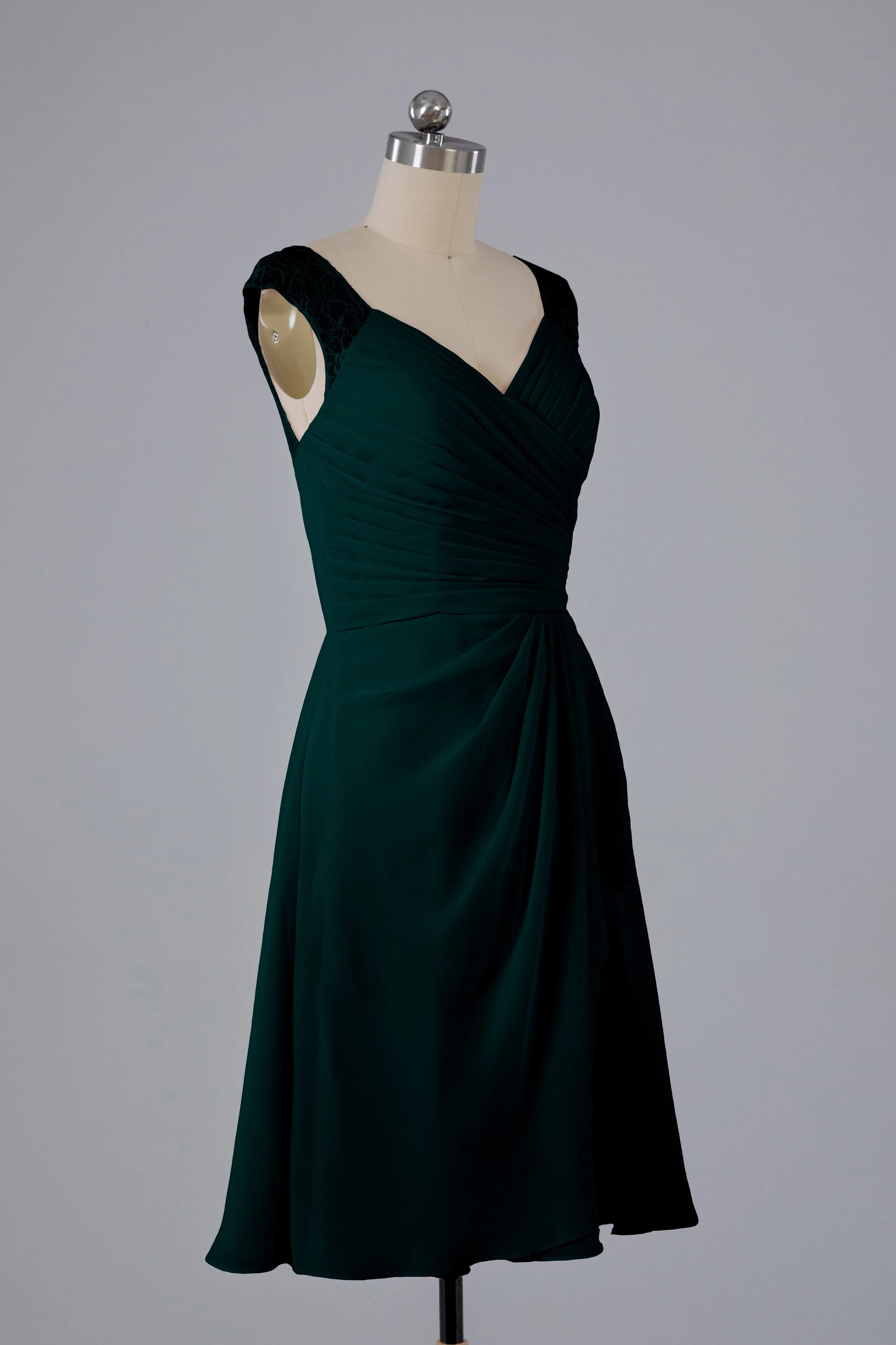 Simple Knee Length V-Neck Chiffon Bridesmaid Dresses