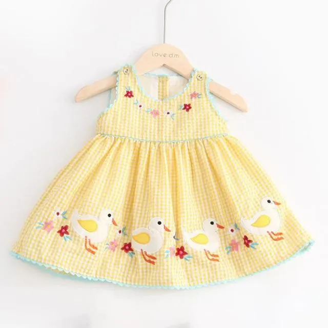 Sleeveless Yellow Dress Duck Pattern