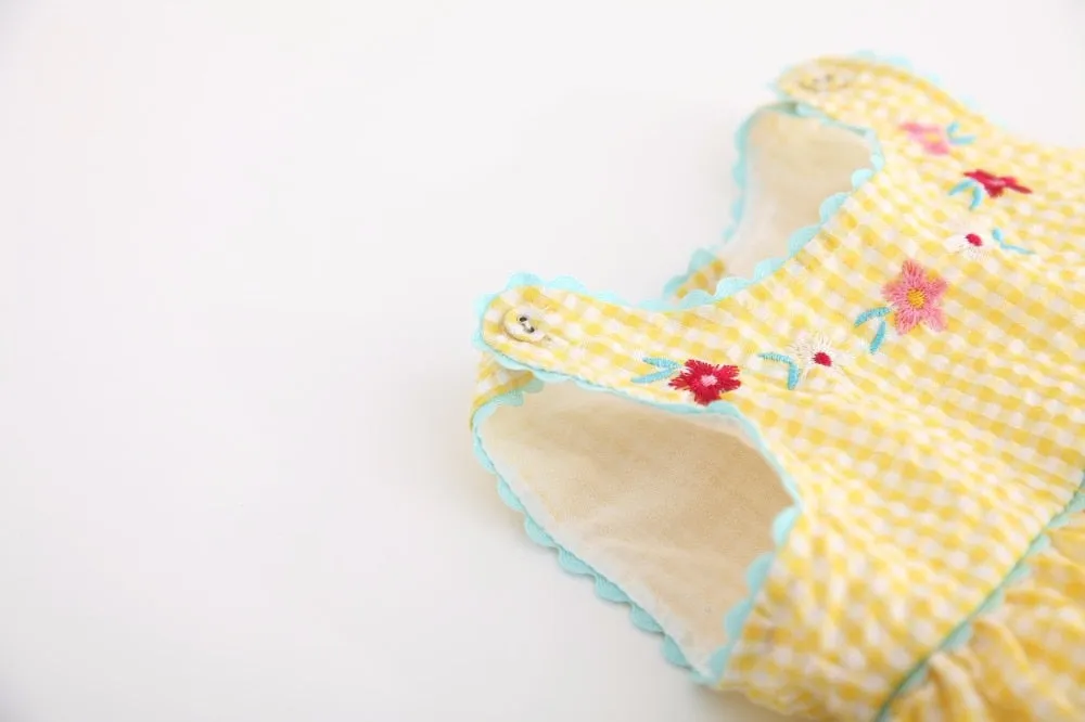 Sleeveless Yellow Dress Duck Pattern