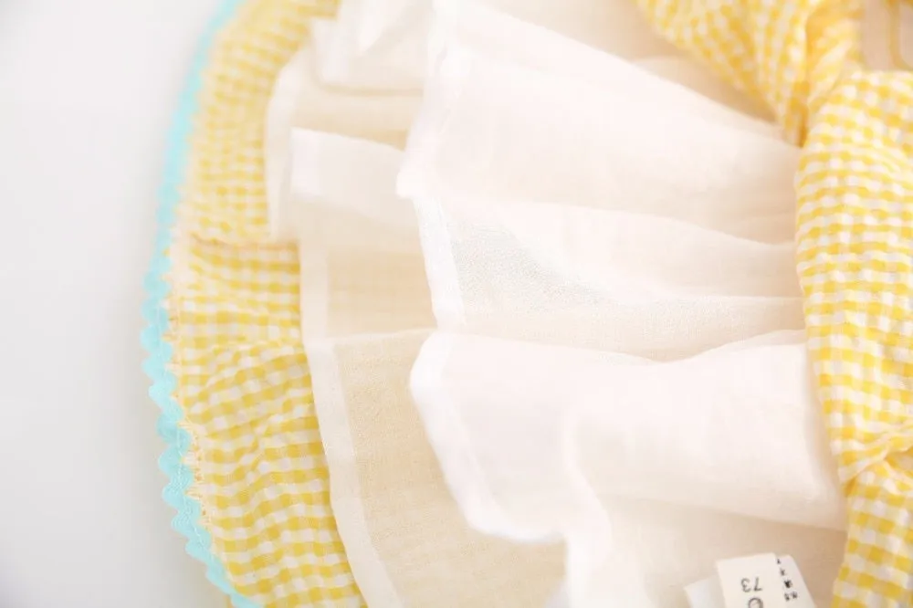 Sleeveless Yellow Dress Duck Pattern