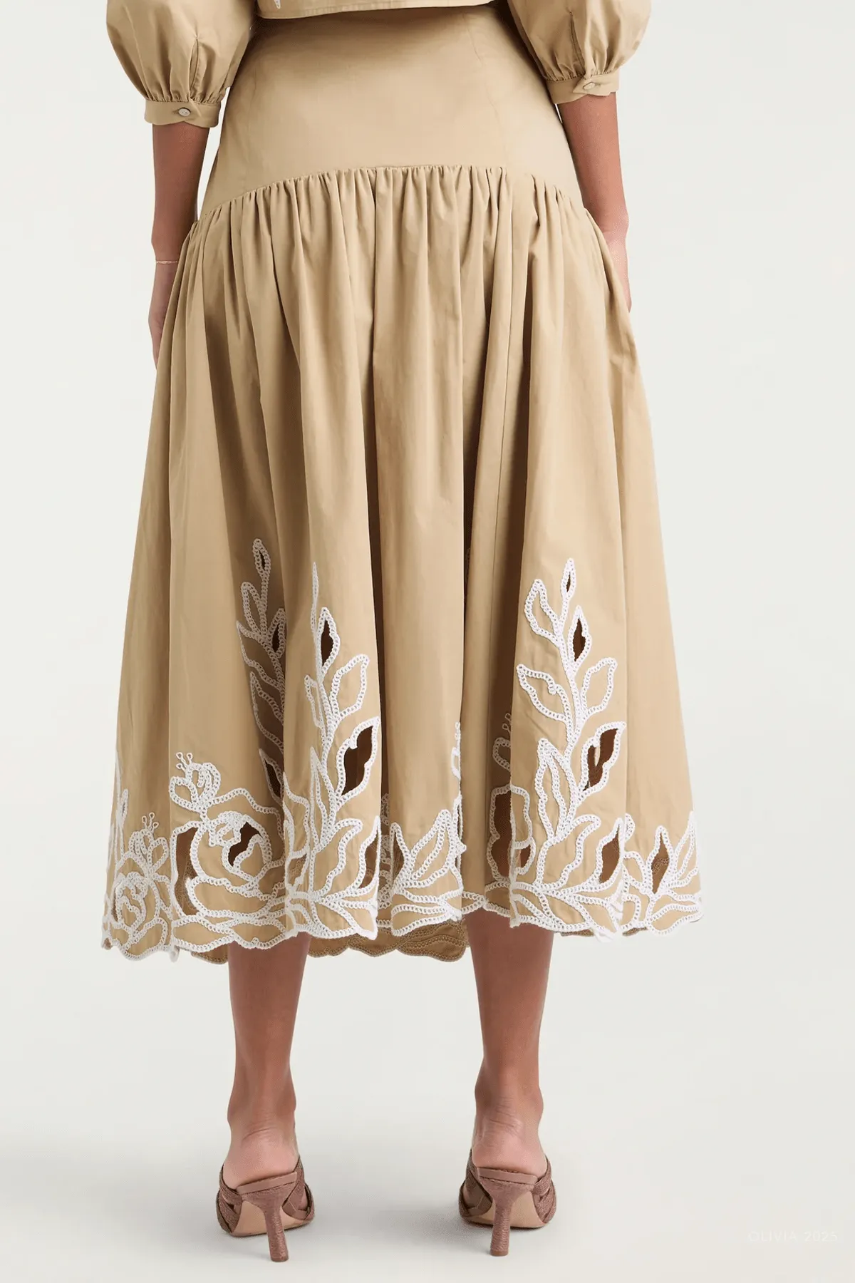 Trailing Peonie Tilda Skirt in Khahi White