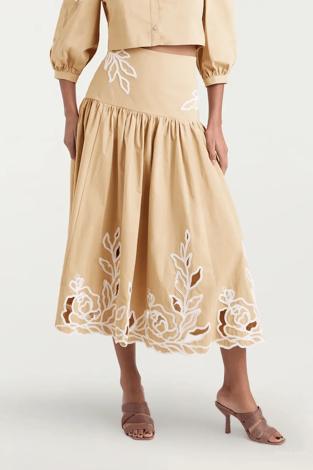 Trailing Peonie Tilda Skirt in Khahi White