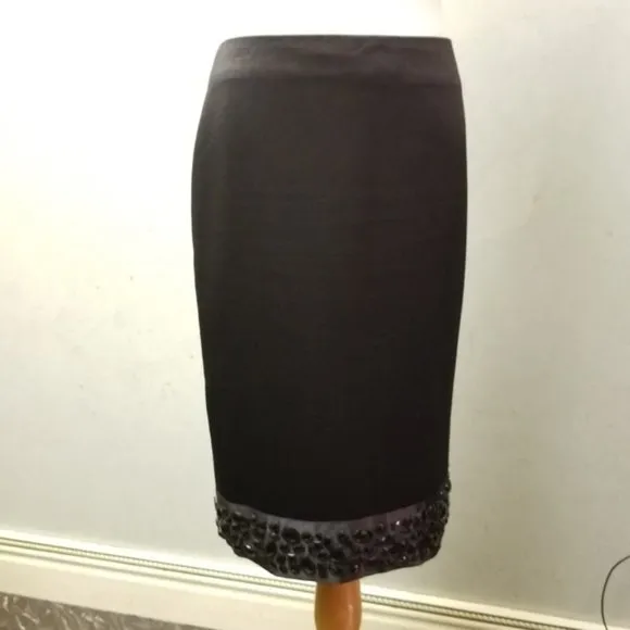 White House Black Market beaded pencil skirt size 0 (Q3)