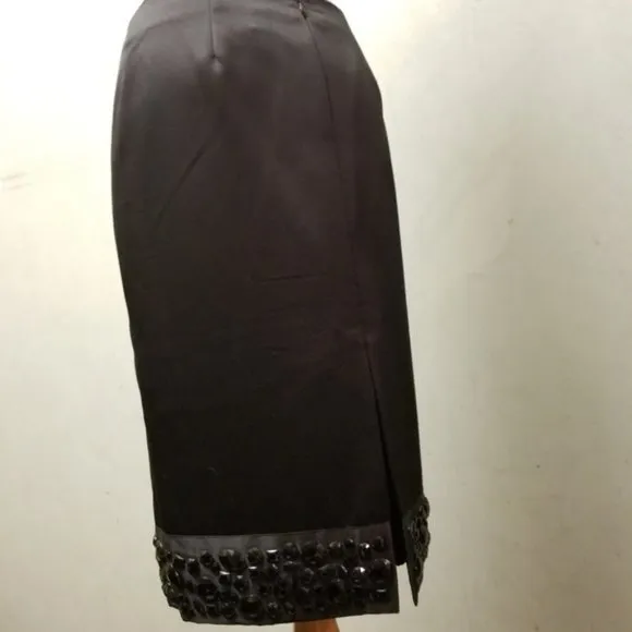 White House Black Market beaded pencil skirt size 0 (Q3)
