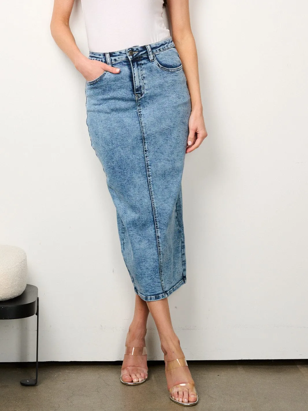 WOMEN'S BUTTON CLOSURE POCKETS WASHED SLIT MIDI DENIM SKIRT